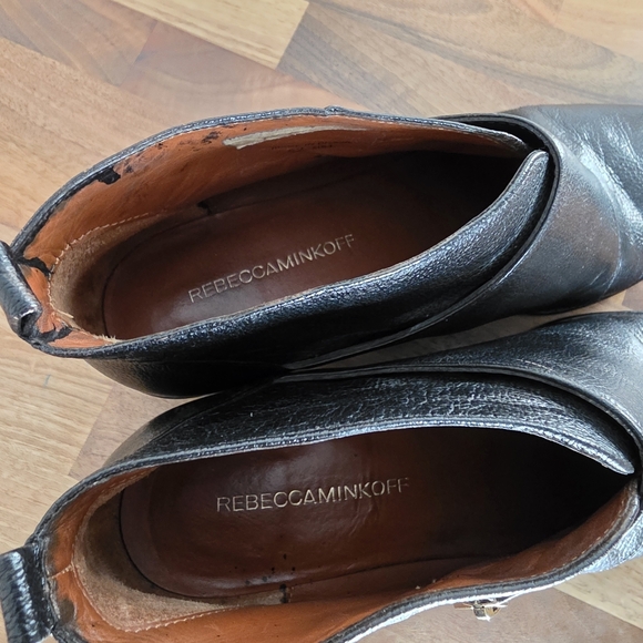 Rebecca Minkoff Saachi Black Leather Ankle Boots with Gold Zipper Size 8 - Picture 7 of 10